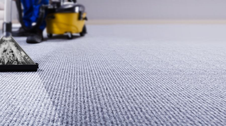 worker cleaning carpet walton beach fl